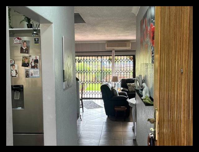 2 BEDROOM CLUSTER FOR SALE IN FREEWAY PARK